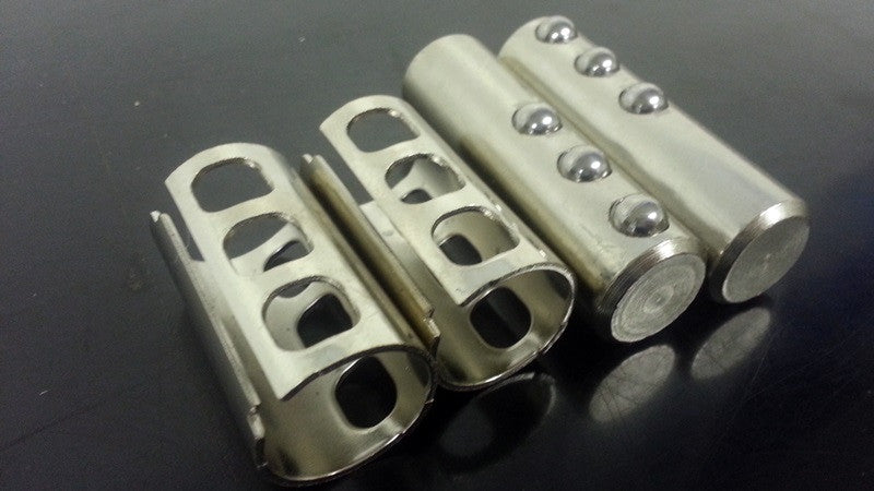 7628993 Hinges